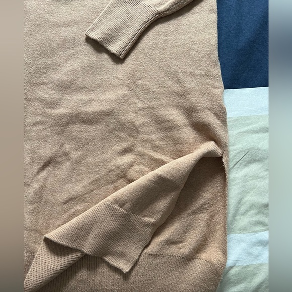 H&M Sweater Dress - Picture 4 of 10